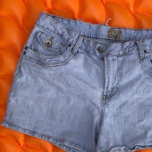 Zanadi Women’s Plus size 20 jean shorts.